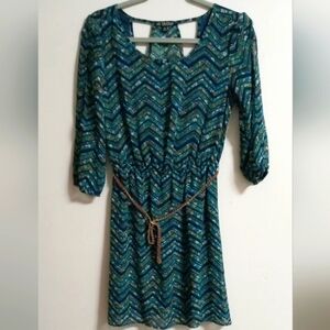 Be Bop like new dress with belt size small 100%polyester